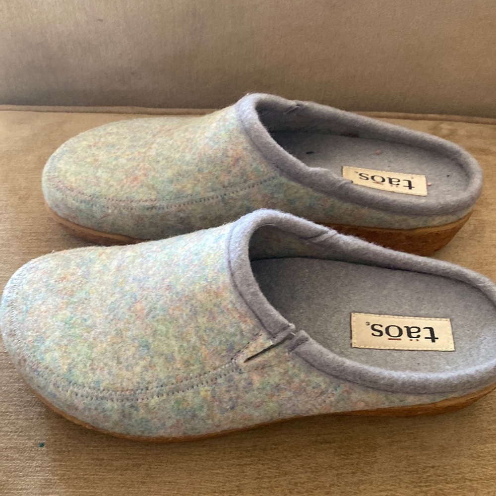 Taos shoes like new
